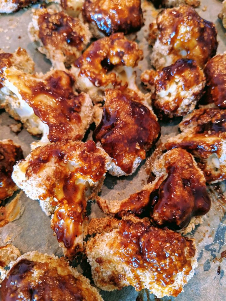 Geroosterde bloemkool uit de oven met barbecuesaus