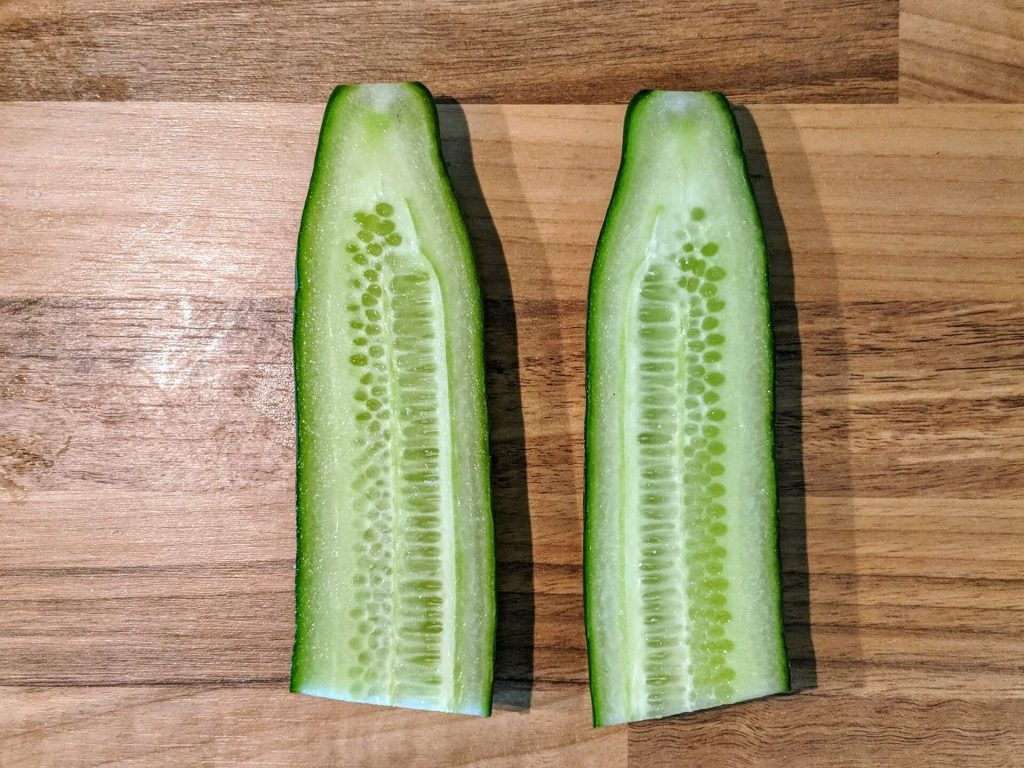komkommer met zaadlijsten